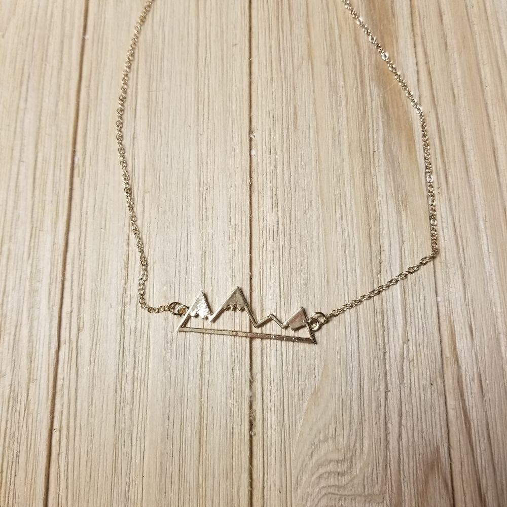 🏔🏔Very Pretty GOLD Mountains Necklace in Stainless Steel🏔🏔 - Picture 7 of 10